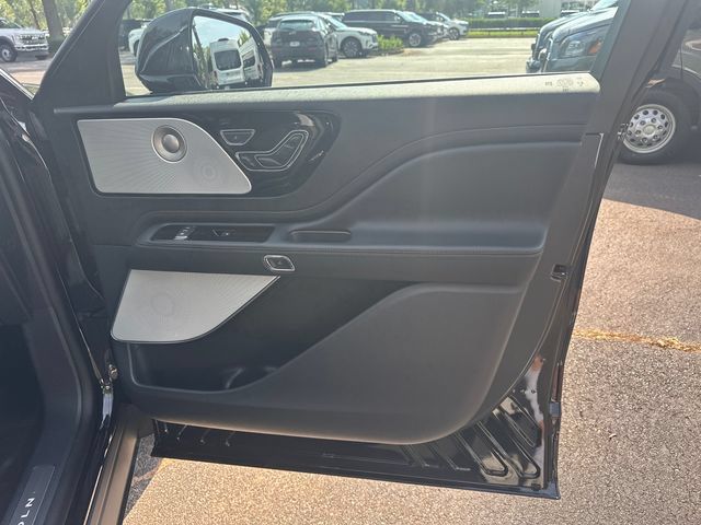 New 2026 Lincoln Aviator Reserve w/ Luxury Package RWD image 15