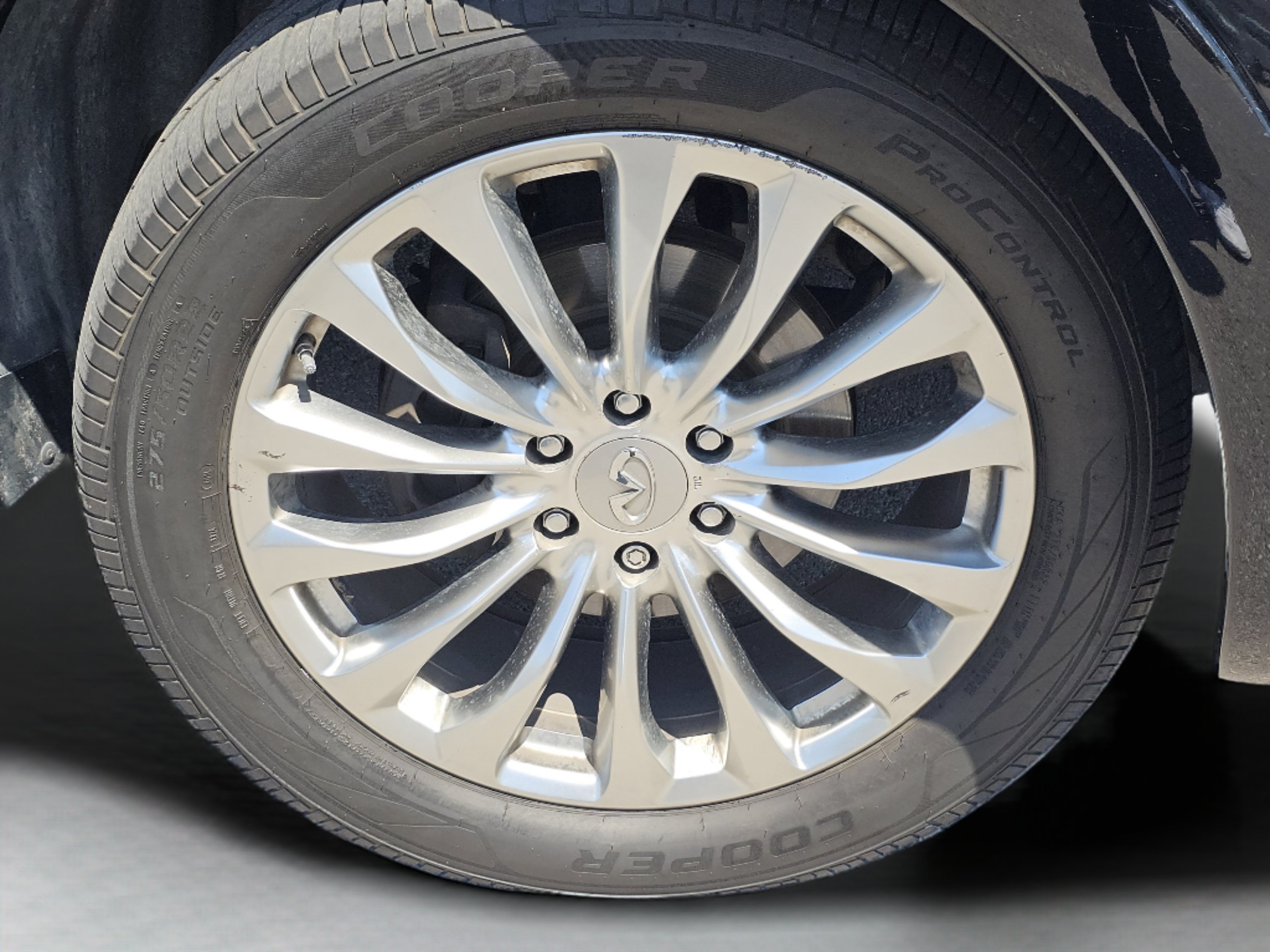 Used 2015 INFINITI QX80 4WD w/ 22" Wheel Package image 18