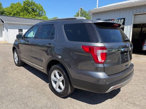Used 2017 Ford Explorer XLT AWD/4WD image 6