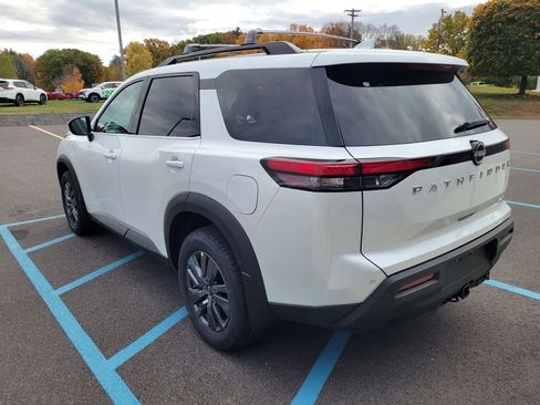 New 2025 Nissan Pathfinder SV w/ SV Premium Package image 8