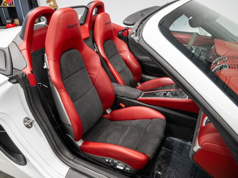 Used 2016 Porsche Boxster Spyder RWD image 25