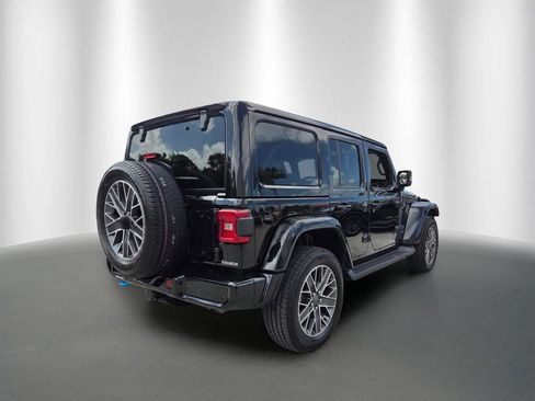 Used 2022 Jeep Wrangler Unlimited Sahara AWD/4WD image 3