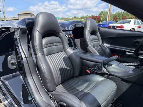 Used 1998 Chevrolet Corvette Convertible RWD image 19