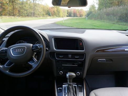 Used 2017 Audi Q5 2.0T Premium image 18