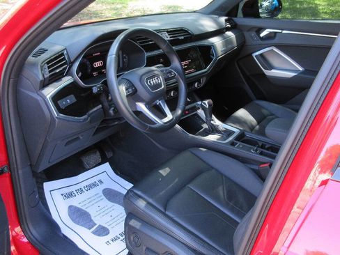 Used 2023 Audi Q3 2.0T Premium w/ Convenience Package image 10