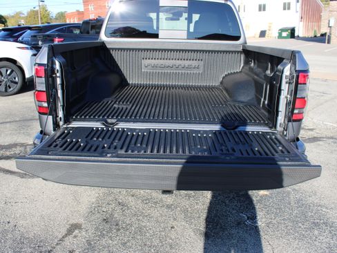New 2026 Nissan Frontier SV image 6
