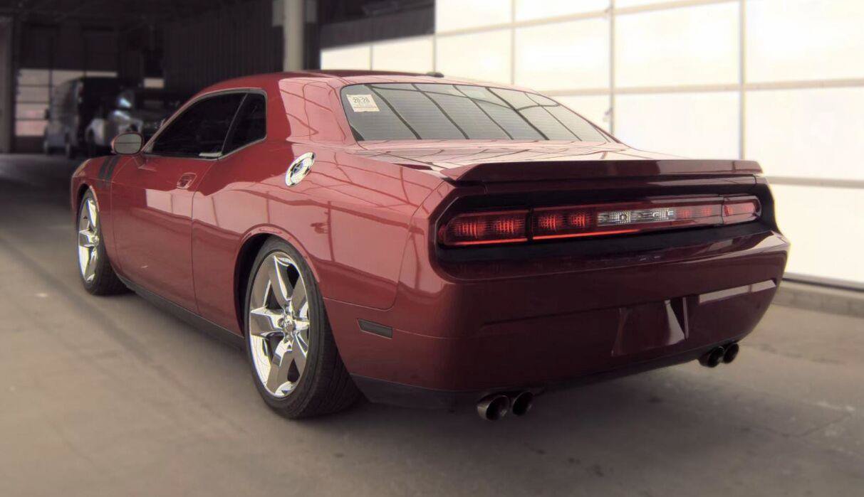 Used 2010 Dodge Challenger R/T RWD image 6