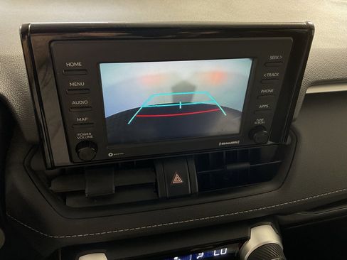 Used 2021 Toyota RAV4 LE image 2