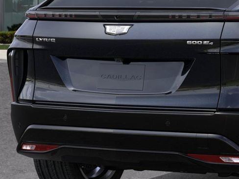 New 2026 Cadillac Lyriq Signature Sport AWD/4WD image 14