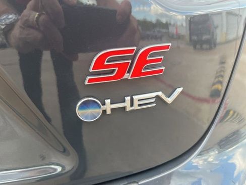 Used 2025 Toyota Corolla SE image 7