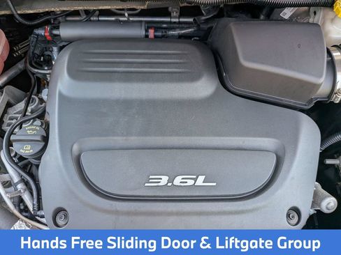 Used 2017 Chrysler Pacifica Touring-L Plus w/ Advanced Safetytec Group FWD image 13