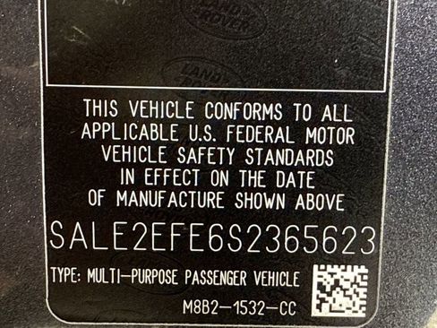 Used 2025 Land Rover Defender 110 X-Dynamic SE image 28