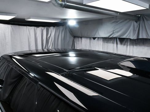 Used 2025 Land Rover Range Rover SE image 92