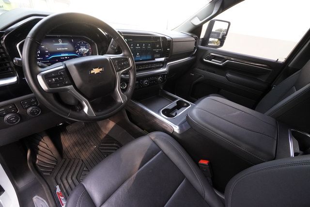 Used 2025 Chevrolet Silverado 2500 LTZ w/ LTZ Convenience Package AWD/4WD image 21