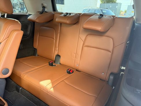 Used 2024 Nissan Pathfinder Platinum FWD image 28