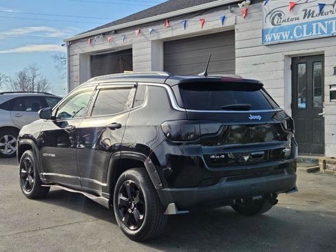 Used 2018 Jeep Compass Latitude w/ Popular Equipment Group AWD/4WD image 3