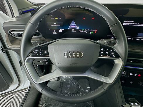 Used 2025 Audi Q5 Premium w/ Convenience Package image 19