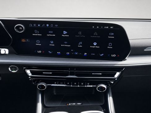 Used 2025 Chevrolet Traverse LT w/ Midnight/Sport Edition FWD image 15