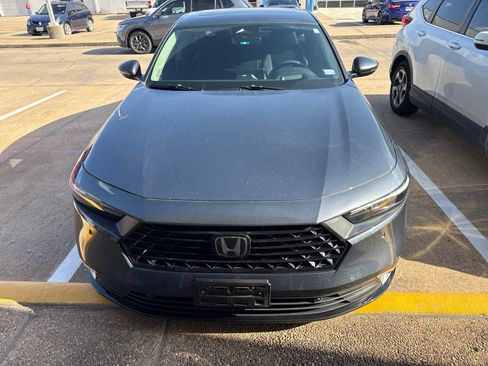 Used 2024 Honda Accord Touring image 2