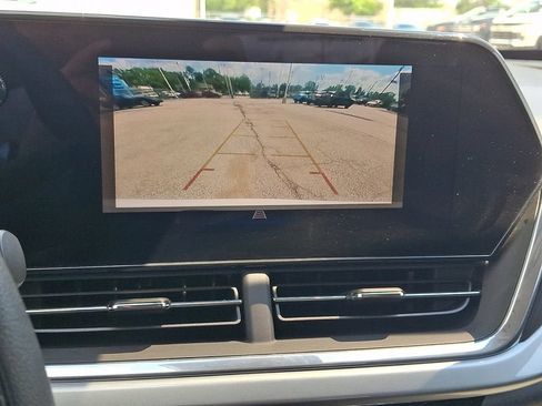 Certified 2024 Chevrolet Trax LT FWD image 19