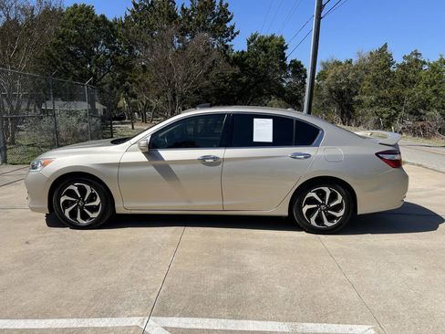 Used 2017 Honda Accord EX-L image 7