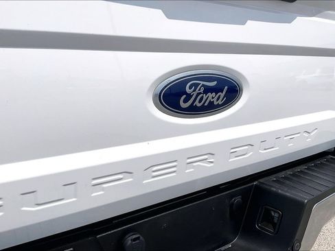 Used 2019 Ford F250 XLT w/ XLT Premium Package AWD/4WD image 27