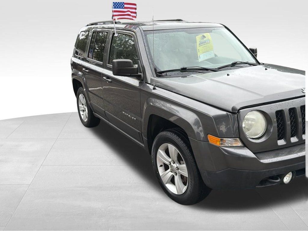 Used 2014 Jeep Patriot Sport w/ Power Value Group AWD/4WD image 4