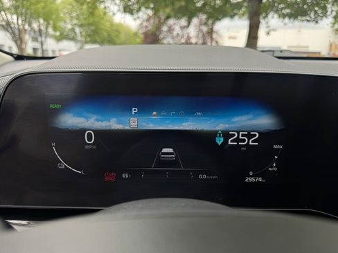 Used 2023 Kia Niro Wind w/ Wind Preserve Package FWD image 17