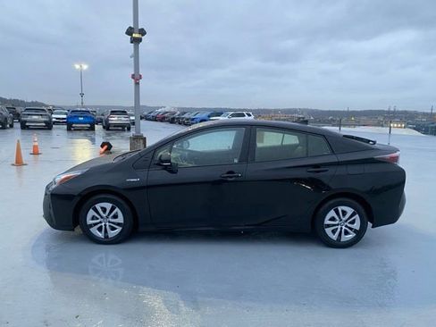 Used 2016 Toyota Prius Four image 5