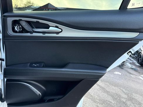 Used 2022 Alfa Romeo Stelvio Veloce image 30