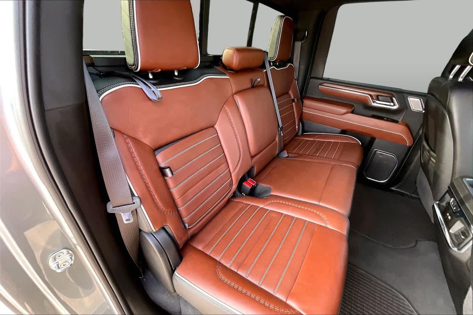 Used 2024 GMC Sierra 2500 Denali Ultimate AWD/4WD image 39