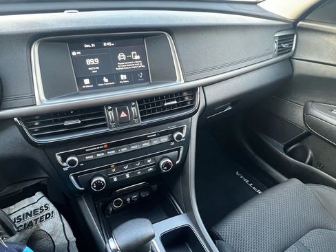 Used 2018 Kia Optima LX w/ 17" Alloy Wheels Package image 17