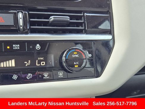 Used 2023 Nissan Pathfinder SL w/ SL Premium Package FWD image 23