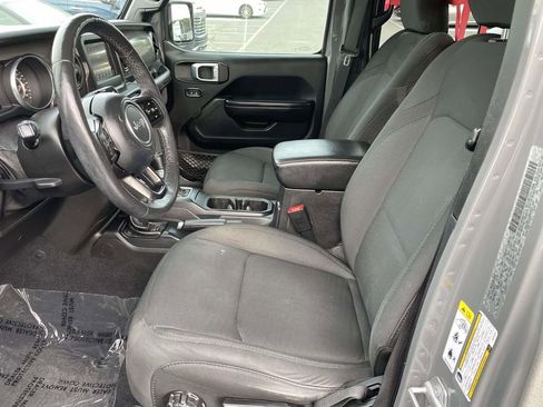 Used 2018 Jeep Wrangler Unlimited Sport S image 29