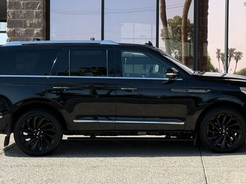 Used 2021 Lincoln Navigator Reserve AWD/4WD image 14