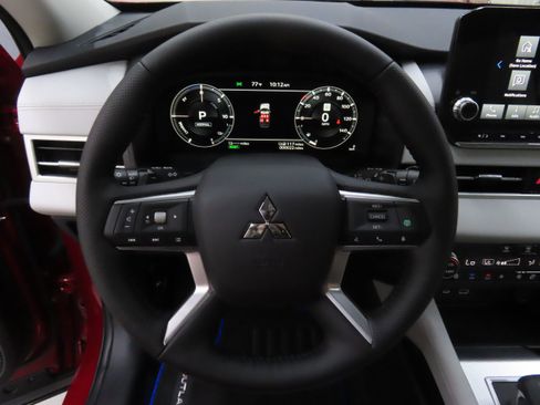 New 2025 Mitsubishi Outlander SEL image 14