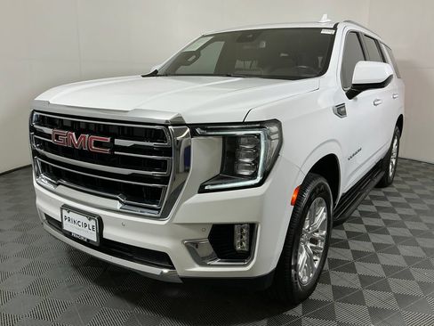 Used 2023 GMC Yukon SLT RWD image 2