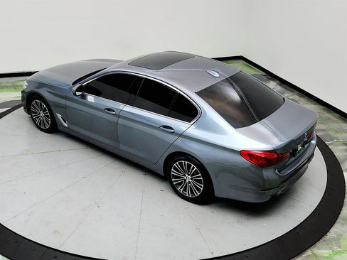 Used 2019 BMW 530i w/ Convenience Package image 36