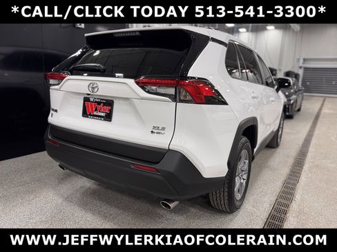 Used 2025 Toyota RAV4 XLE w/ Convenience Package image 3