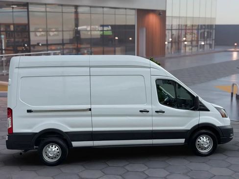 Used 2022 Ford Transit 250 148 High Roof AWD image 4