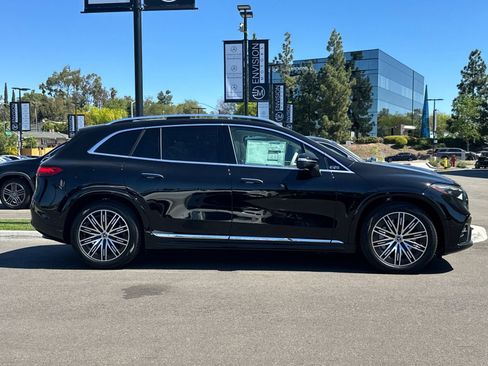 New 2026 Mercedes-Benz EQS 400 4MATIC SUV image 2