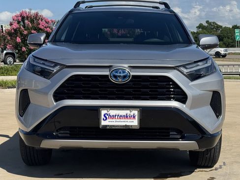 Used 2024 Toyota RAV4 SE AWD/4WD image 7