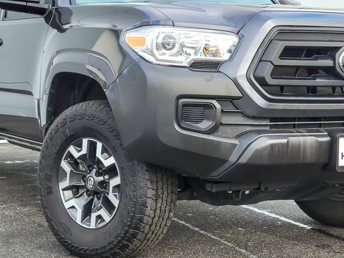 Used 2022 Toyota Tacoma SR image 3