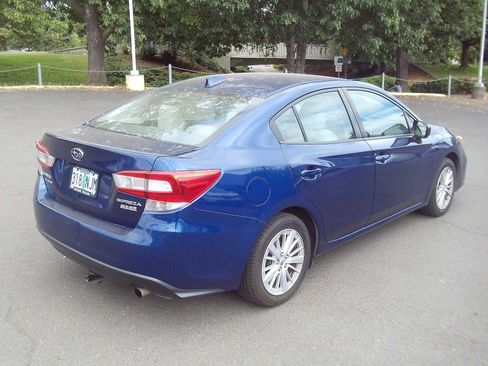 Used 2017 Subaru Impreza 2.0i Premium w/ Popular Package #1 AWD/4WD image 5