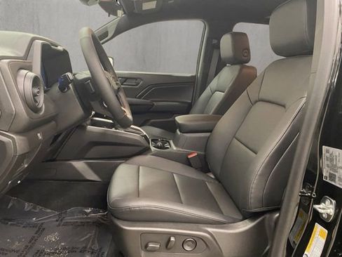 New 2026 Chevrolet Colorado Trail Boss w/ Midnight Edition AWD/4WD image 13