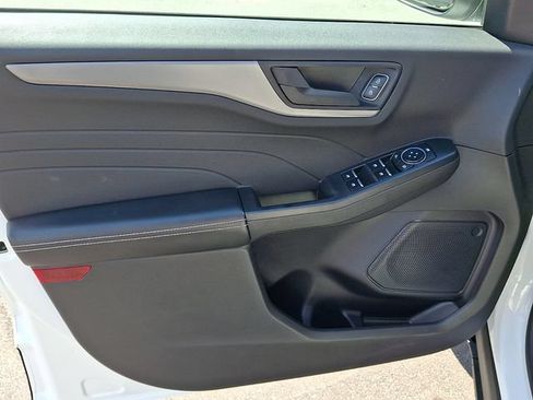 Used 2023 Ford Escape Active FWD image 9
