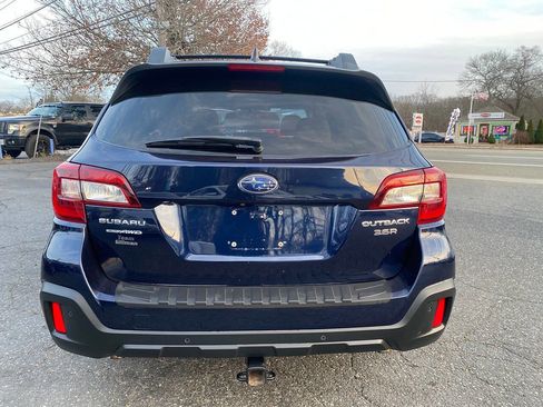 Used 2018 Subaru Outback 3.6R Limited image 3