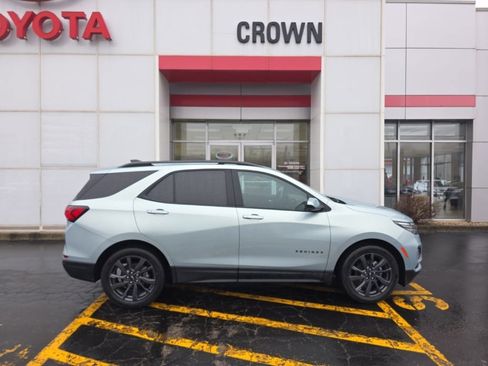 Used 2022 Chevrolet Equinox RS w/ LPO, Floor Liner Package image 2