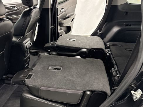 Used 2019 GMC Acadia SLT image 40