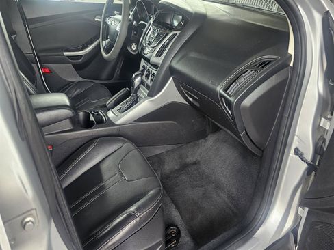 Used 2014 Ford Focus SE w/ Equipment Group 201A FWD image 20